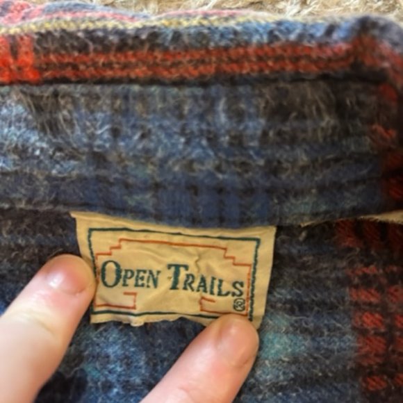 Open Trails vintage blue and red flannel - Picture 2 of 2